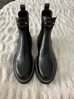 Louis Vuitton Black Leather Chelsea Boots